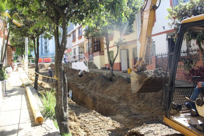 OBRA DE ALCANTARILLADO_CATALUÑA_PIEDECUESTANA